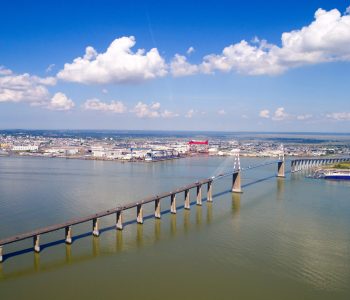 Photo aérienne du pont de Saint Nazaire, en Loire Atlantique, France